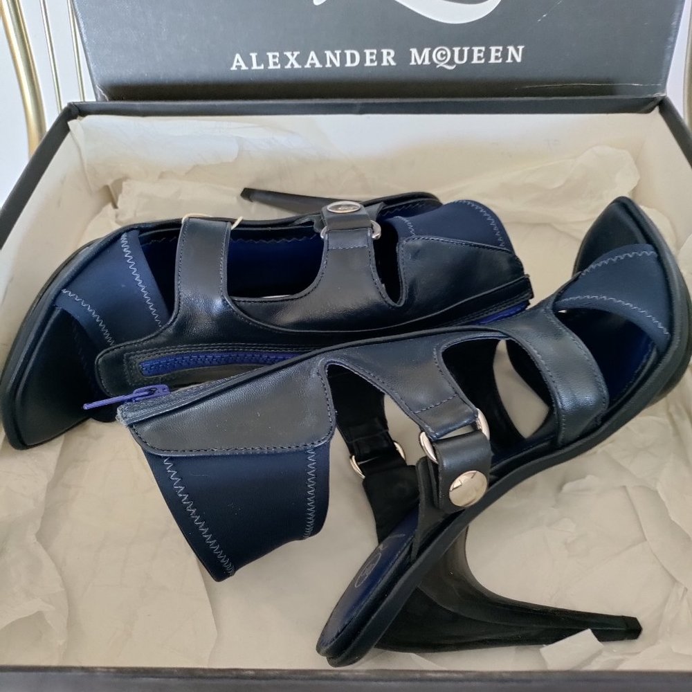 NIB $790 Alexander McQueen  nappa navy leather sandals. ‎ IT 40 US 9 - Picture 4 of 6